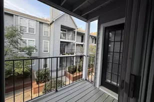 418 Granville Ct, Atlanta, GA 30328 - Photo 2