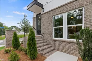 2576 Astaire Ct, Atlanta, GA 30318 - Photo 2