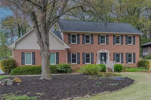 733 Ridgeview Dr SW, Lilburn, GA 30047 - Photo 1