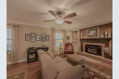 733 Ridgeview Drive SW, Lilburn, GA 30047 - Photo 6