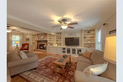 733 Ridgeview Drive SW, Lilburn, GA 30047 - Photo 4