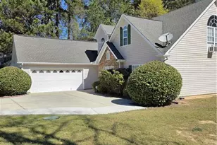 2575 Hamilton Parc Ln, Buford, GA 30519 - Photo 4