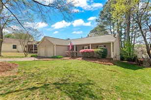 210 Magnolia Tree Ct, Alpharetta, GA 30022 - Photo 2