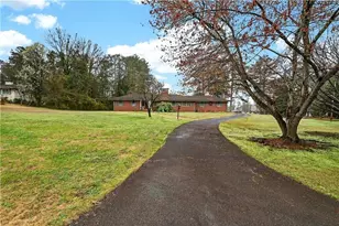 2362 Rugby Ln, College Park, GA 30337 - Photo 2