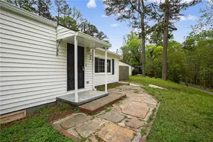 2252 Beecher Cir SW, Atlanta, GA 30311 - Photo 2