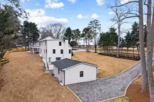 11505 Elkins Rd, Roswell, GA 30076 - Photo 8