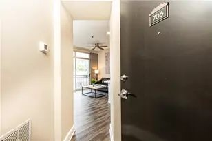 2626 Peachtree Rd NW, Atlanta, GA 30305 - Photo 2