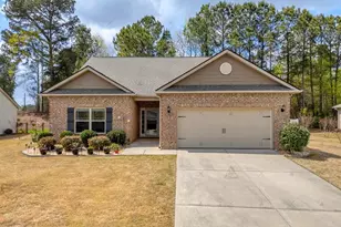 825 Hidden Hollow Cir, Commerce, GA 30529 - Photo 2