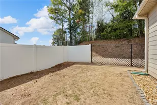 825 Hidden Hollow Cir, Commerce, GA 30529 - Photo 36