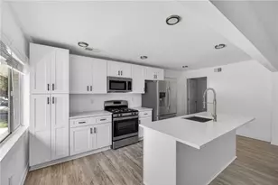 2649 Santa Barbara Dr NW, Atlanta, GA 30318 - Photo 16