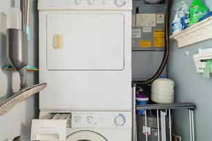 2023 Oakview Rd SE, Atlanta, GA 30317 - Photo 12