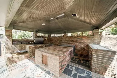 423 Tara Trail NW, Atlanta, GA 30327 - Photo 42