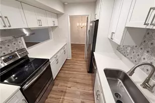 1013 Dunbar Dr, Atlanta, GA 30338 - Photo 2