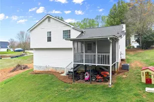 5037 Holly Hock Dr, Flowery Branch, GA 30542 - Photo 38