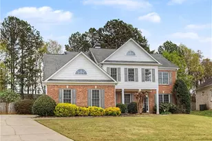 2725 Ivy Hill Dr, Buford, GA 30519 - Photo 2