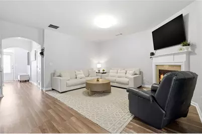 2059 Lakeshore Overlook Drive NW, Kennesaw, GA 30152 - Photo 4