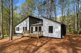 324 Hill Crest Cir, Woodstock, GA 30188 - Photo 2