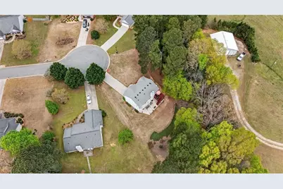 397 E Sycamore Drive, Winder, GA 30680 - Photo 32