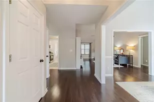 6130 Devonshire Dr, Flowery Branch, GA 30542 - Photo 6