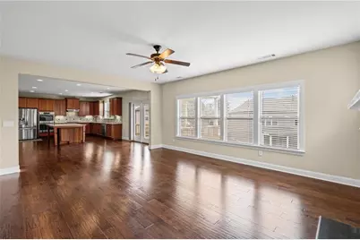 501 La Perla Drive, Sugar Hill, GA 30518 - Photo 6