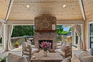 200 Corinth Ct, Roswell, GA 30075 - Photo 12
