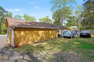 9018 Huntwood Ln, Riverdale, GA 30274 - Photo 16