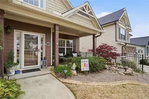 423 Crestmont Ln, Canton, GA 30114 - Photo 4