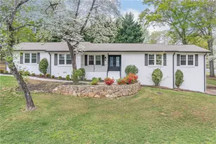 194 Melanie Ln, Woodstock, GA 30188 - Photo 1