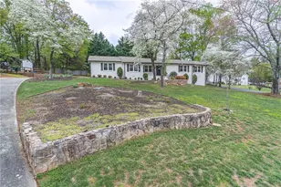 194 Melanie Ln, Woodstock, GA 30188 - Photo 4