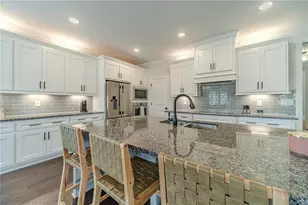3774 Lily Ln, Statham, GA 30666 - Photo 6