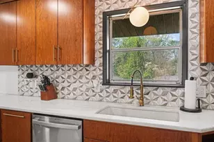 4233 Palm Springs Dr, East Point, GA 30344 - Photo 14