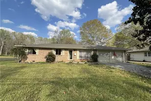 1211 W Sandtown Rd, Marietta, GA 30064 - Photo 1