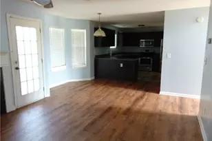 611 Dove Ln, Stone Mountain, GA 30087 - Photo 8