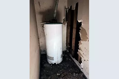 2430 Cheryl Lynne Lane, Atlanta, GA 30349 - Photo 18