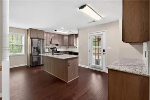 185 Lowell Dr, Sharpsburg, GA 30277 - Photo 10