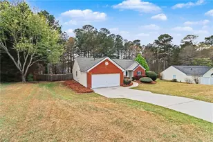 415 Crested View Dr, Loganville, GA 30052 - Photo 2