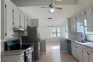 1287 Candlelite Ln, Snellville, GA 30078 - Photo 6