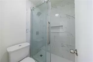 215 Summit N Dr NE, Atlanta, GA 30324 - Photo 20