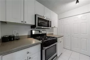 215 Summit N Dr NE, Atlanta, GA 30324 - Photo 10