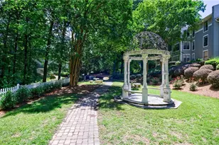 215 Summit N Dr NE, Atlanta, GA 30324 - Photo 24