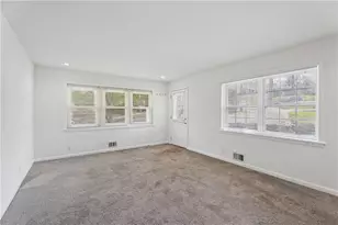 1121 Glendale Dr, Atlanta, GA 30344 - Photo 6