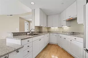 700 Park Regency Pl, Atlanta, GA 30326 - Photo 10