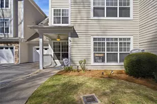 218 Edinburgh Ct, Alpharetta, GA 30004 - Photo 2