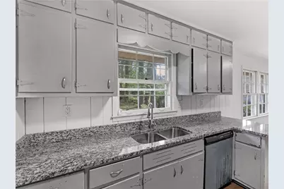 6663 Peacock Boulevard, Morrow, GA 30260 - Photo 10