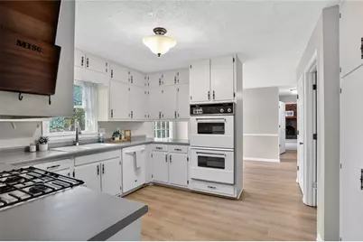 4624 Mountain Creek Drive NE, Roswell, GA 30075 - Photo 4