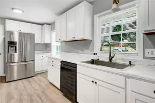 431 Pineridge Rd, Forest Park, GA 30297 - Photo 6