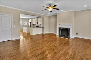 1660 Gilstrap Ln NW, Atlanta, GA 30318 - Photo 4