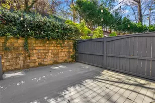 1660 Gilstrap Ln NW, Atlanta, GA 30318 - Photo 22