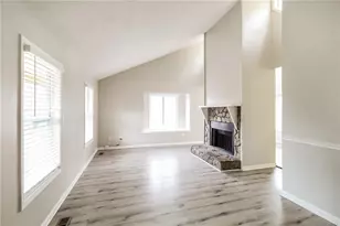 2314 Tapanzee Ln, Lawrenceville, GA 30044 - Photo 4