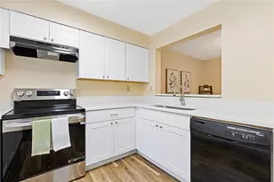 4447 Pineridge Cir, Dunwoody, GA 30338 - Photo 10